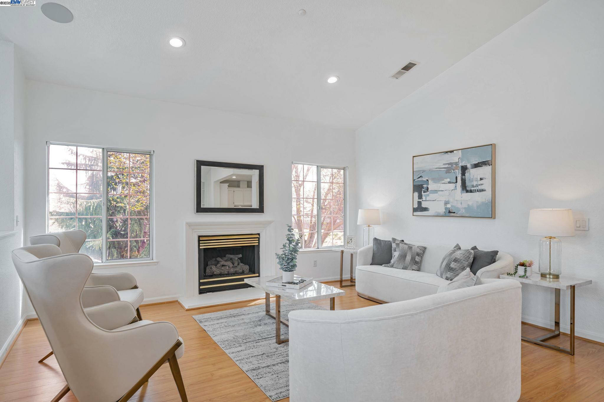 Property Photo: 5786 Belleza CA 94588