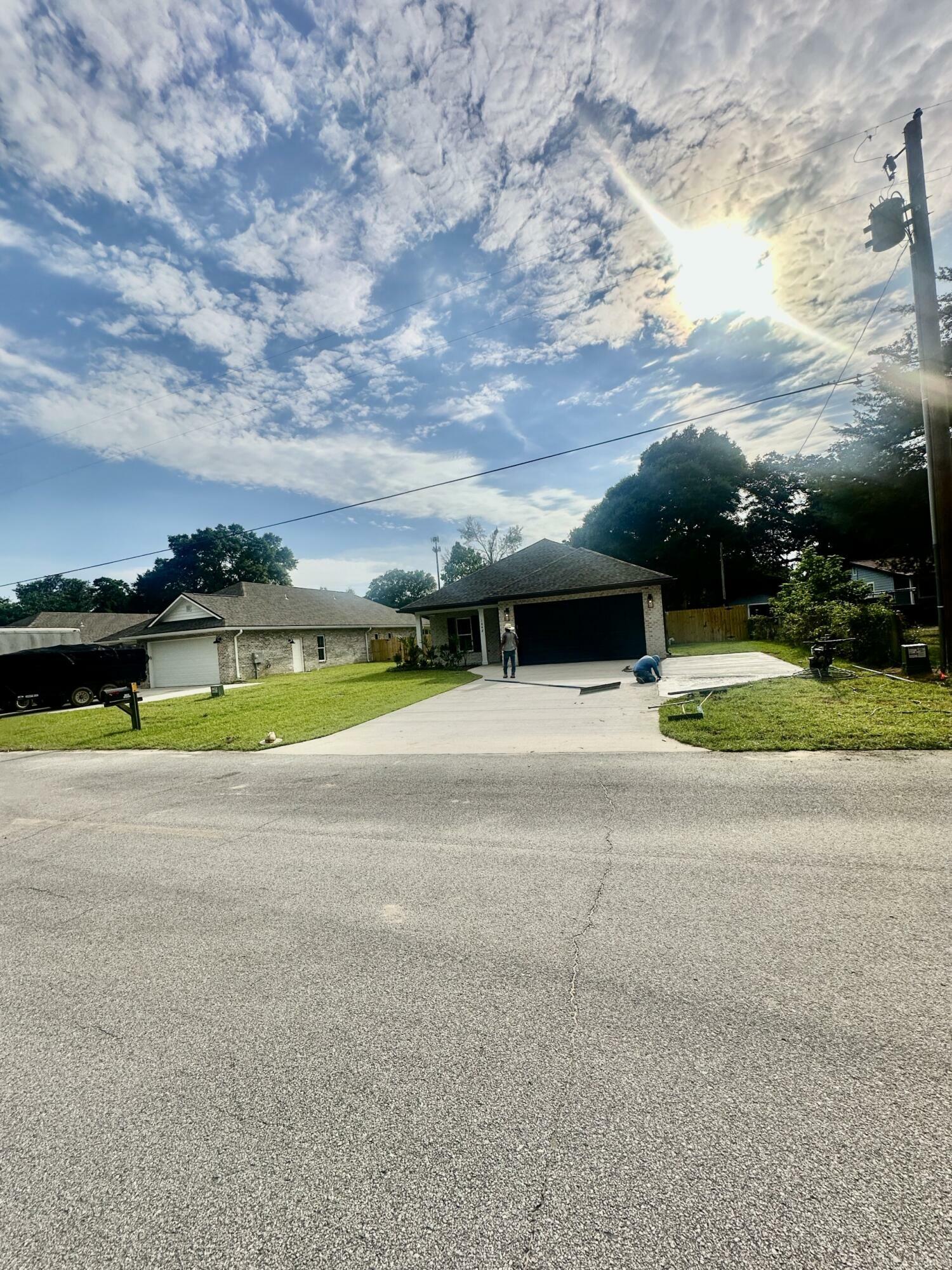 Property Photo: 1436 Cat Mar Road FL 32578