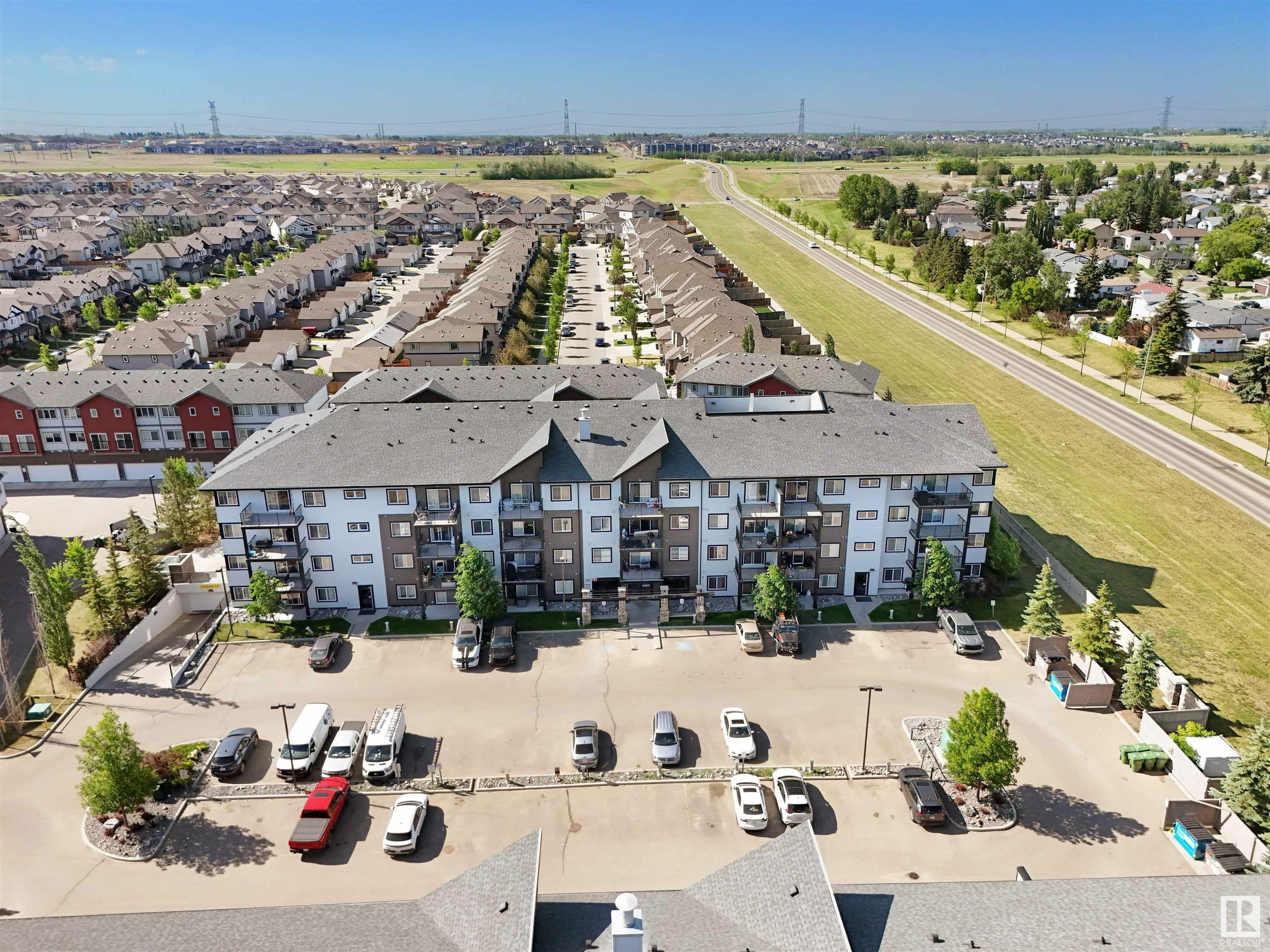 Property Photo: 3353 16A Avenue NW 102 AB T6T 0V4