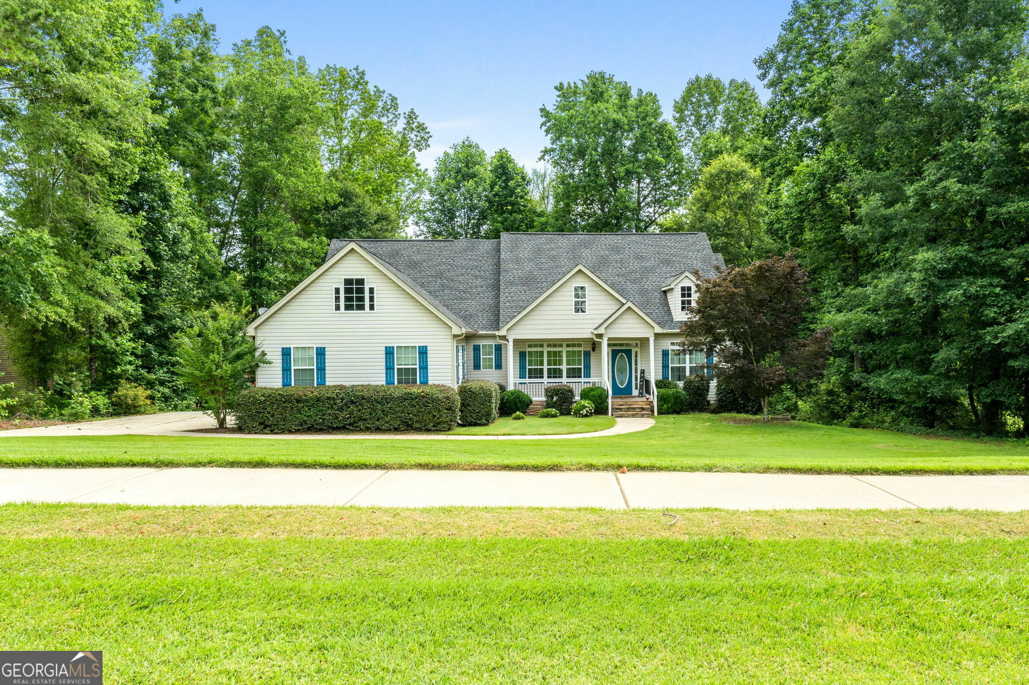 Property Photo: 113 Lake Chase Drive S GA 30224