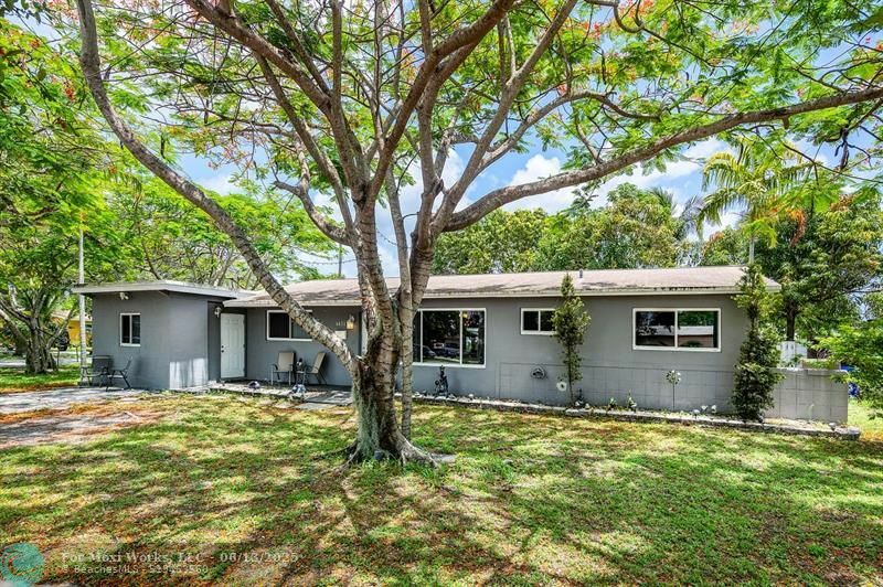 6631 SW 4th St  Pembroke Pines FL 33023 photo