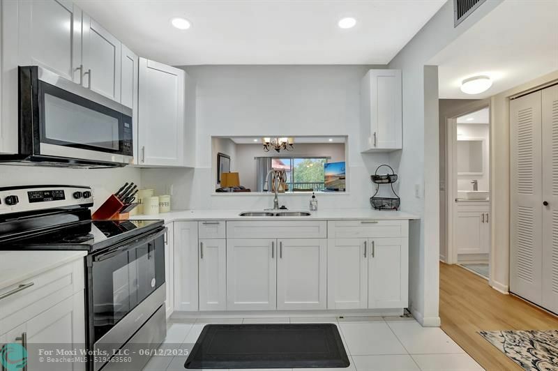 1200 SW 124th Ter 404 O  Pembroke Pines FL 33027 photo