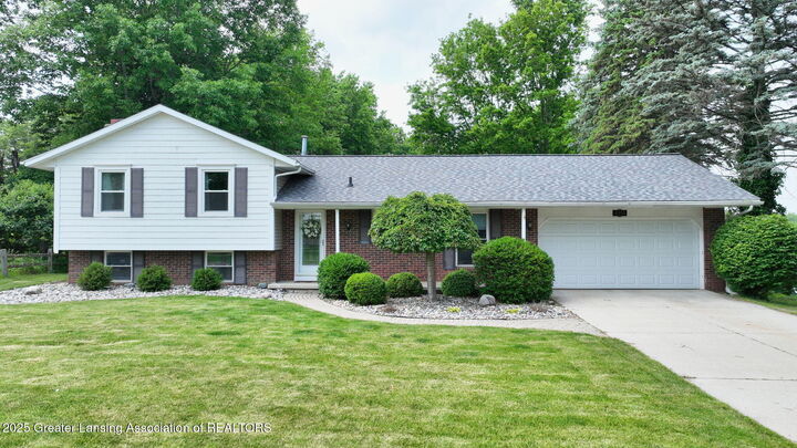 6916 Toboggan Lane  Lansing MI 48917 photo