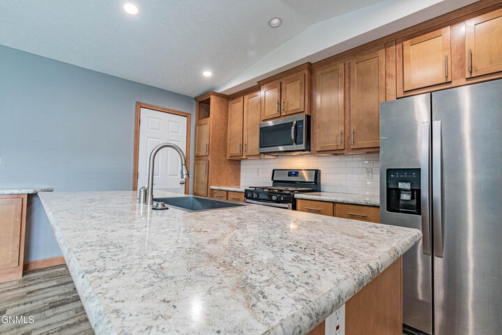 Property Photo: 1615 Fox Drive SE ND 58554