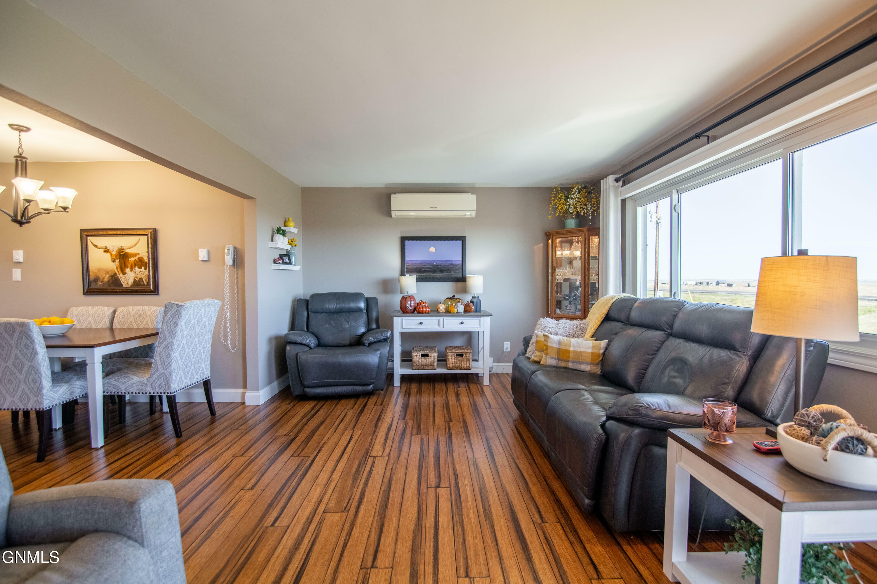 Property Photo: 549 16th Avenue NW ND 58575