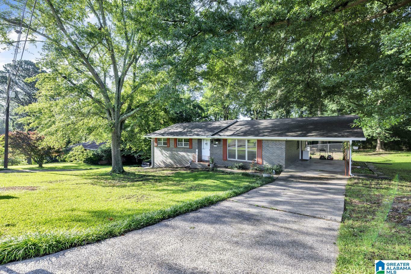 Property Photo: 2904 Crestlane Drive AL 35005