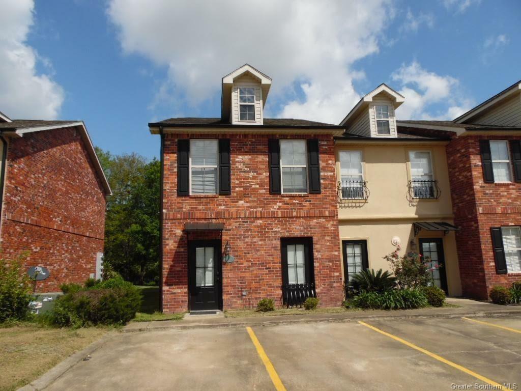 Property Photo:  4400 Brown Street O  LA 70607 