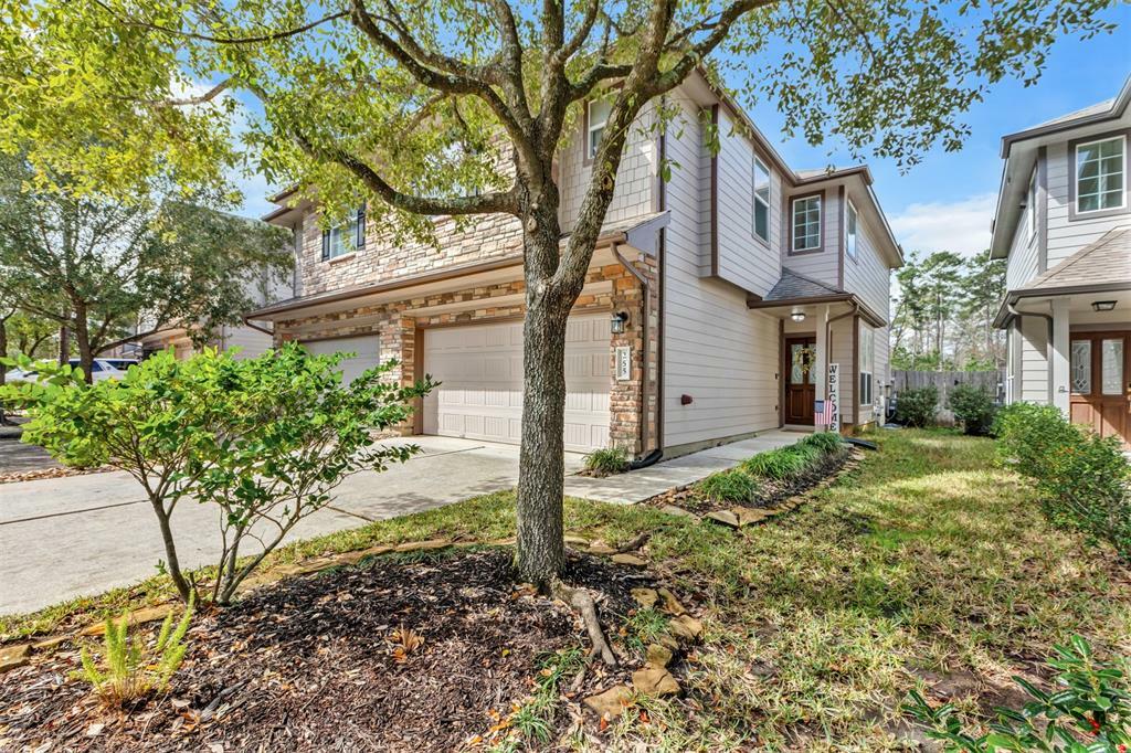 Property Photo: 255 Bloomhill Place TX 77354
