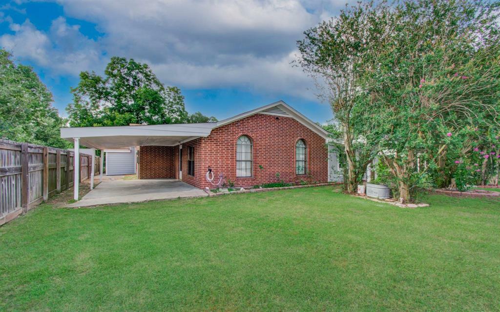 Property Photo: 810 Roosevelt Street TX 77474