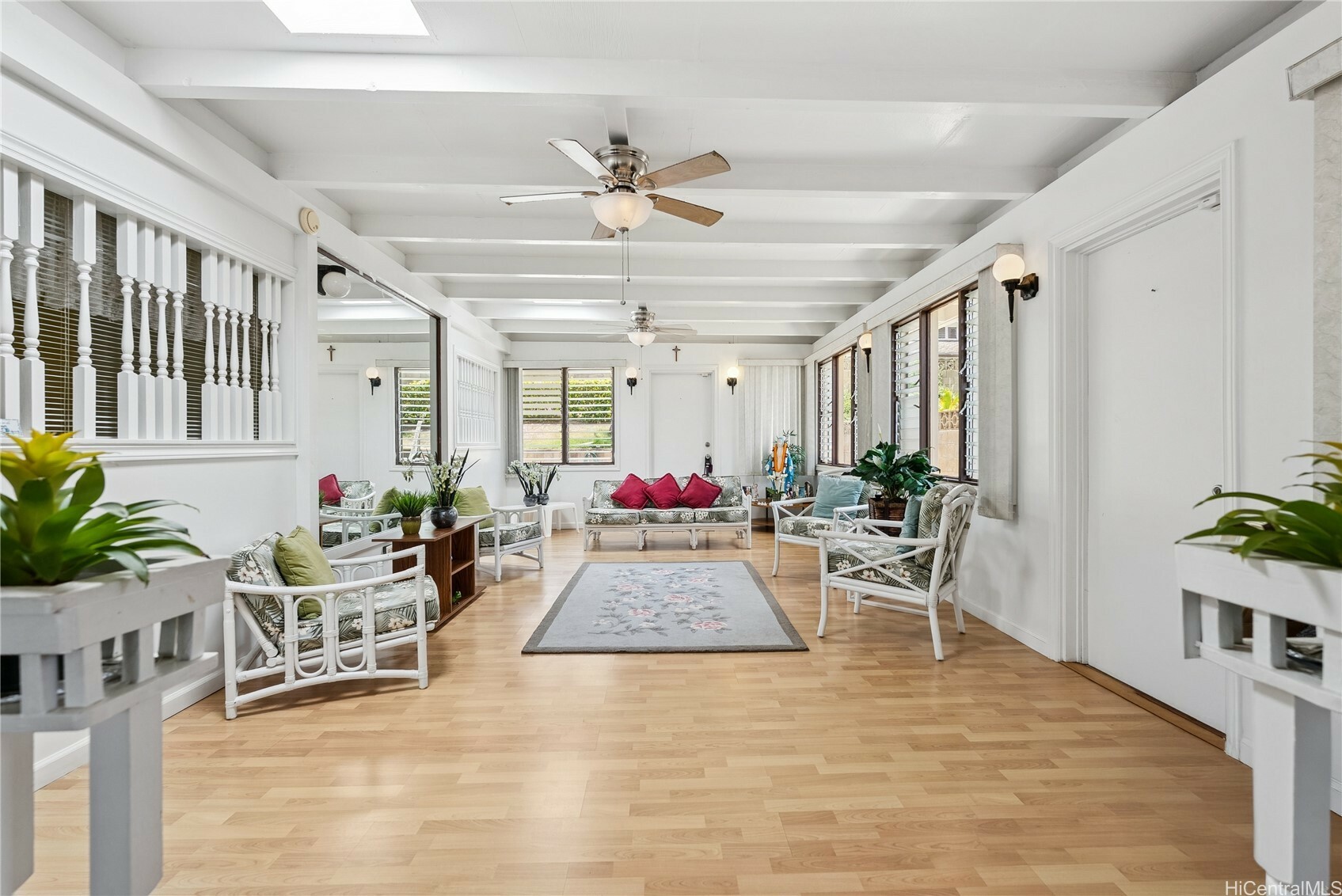 Property Photo: 463 Kaleimamahu Street HI 96825