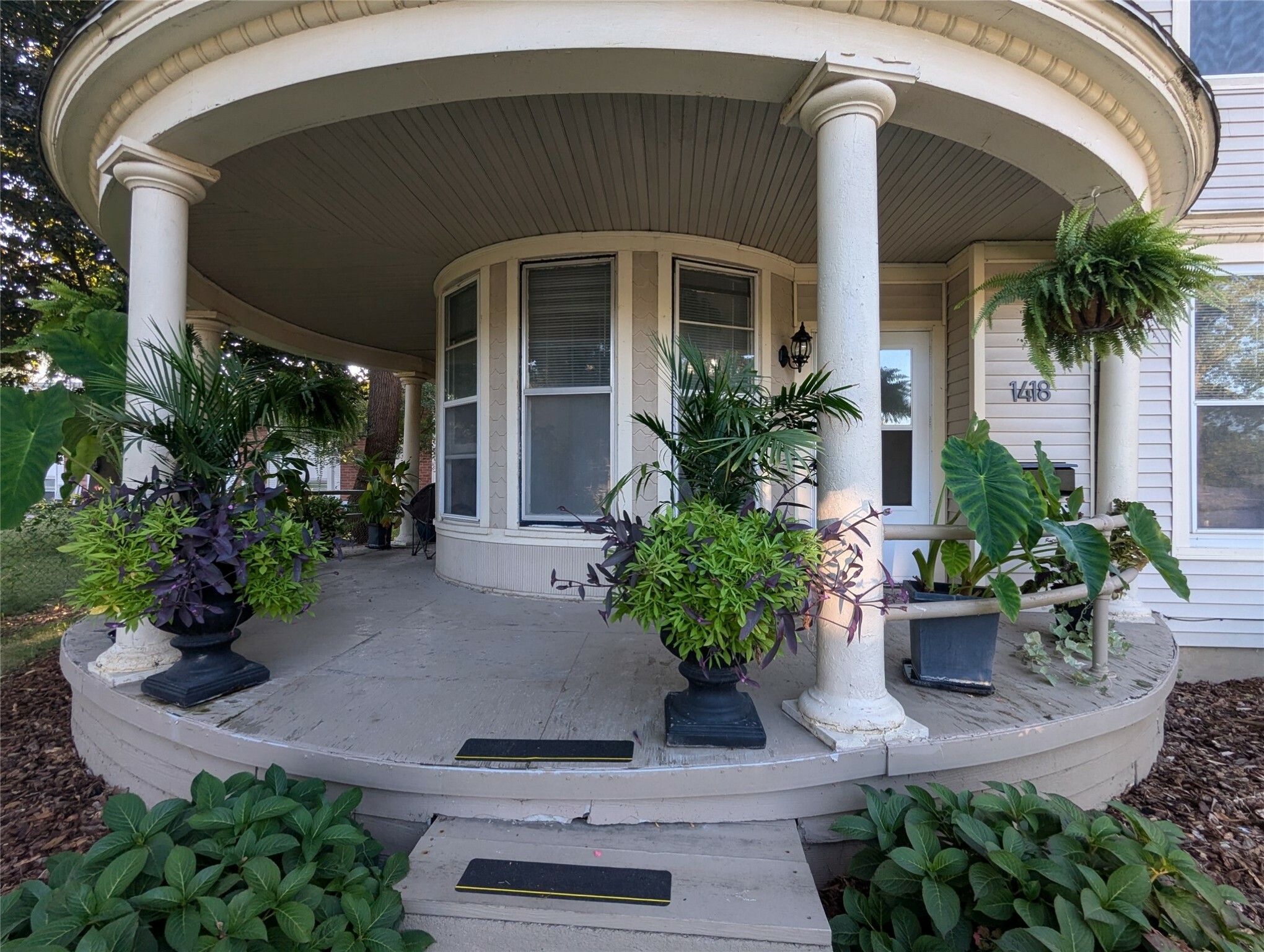 Property Photo: 1418 E 9th Street IA 50316