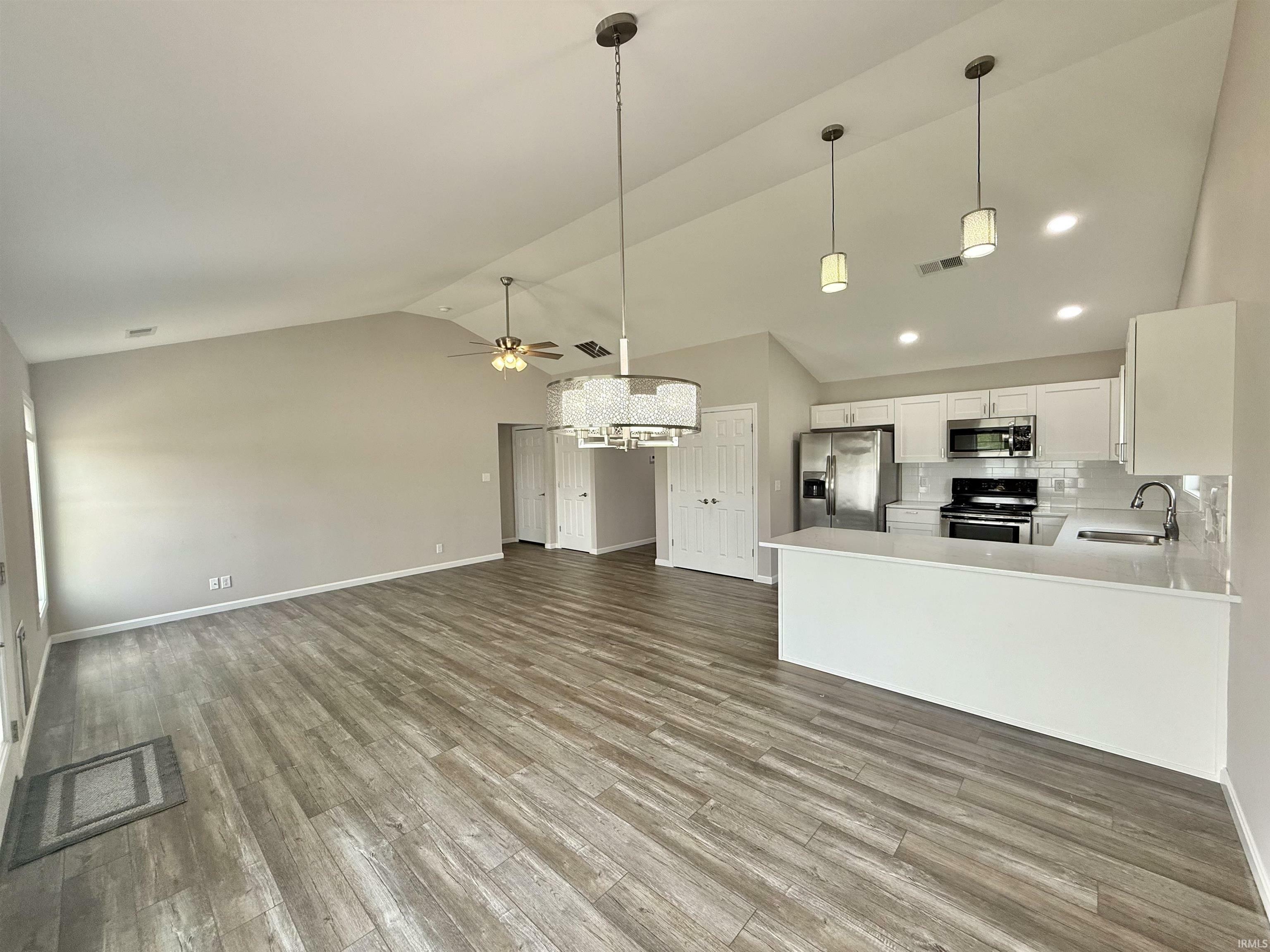 Property Photo: 402 Mallard Circle IN 47610