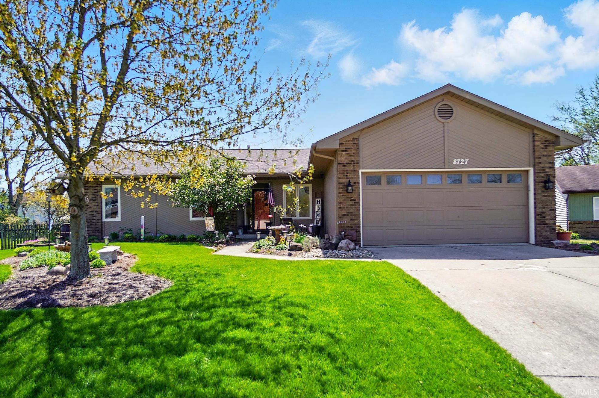 Property Photo: 8727 Chimney Hill Place IN 46804