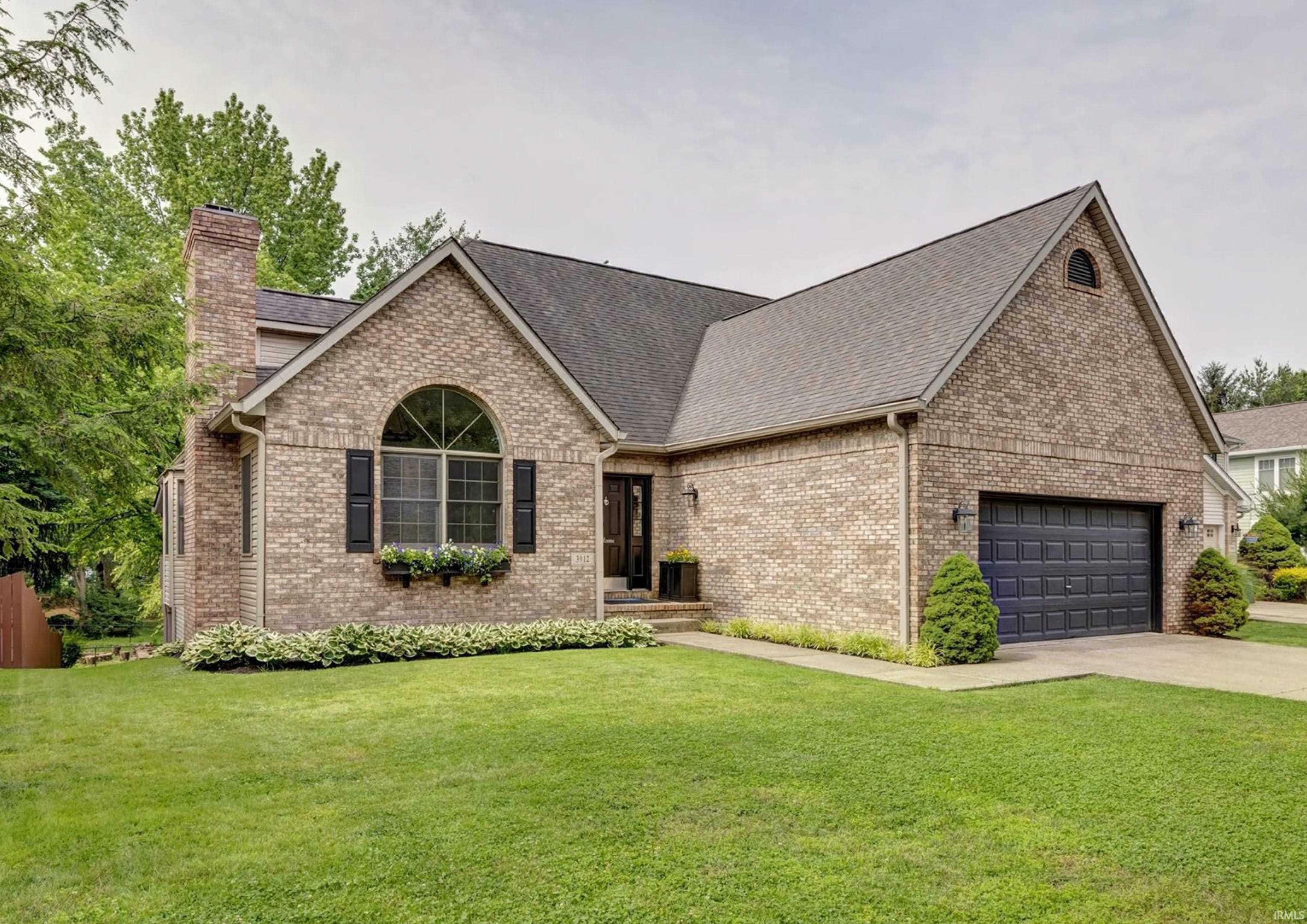 Property Photo: 3912 E Stonegate Court IN 47401