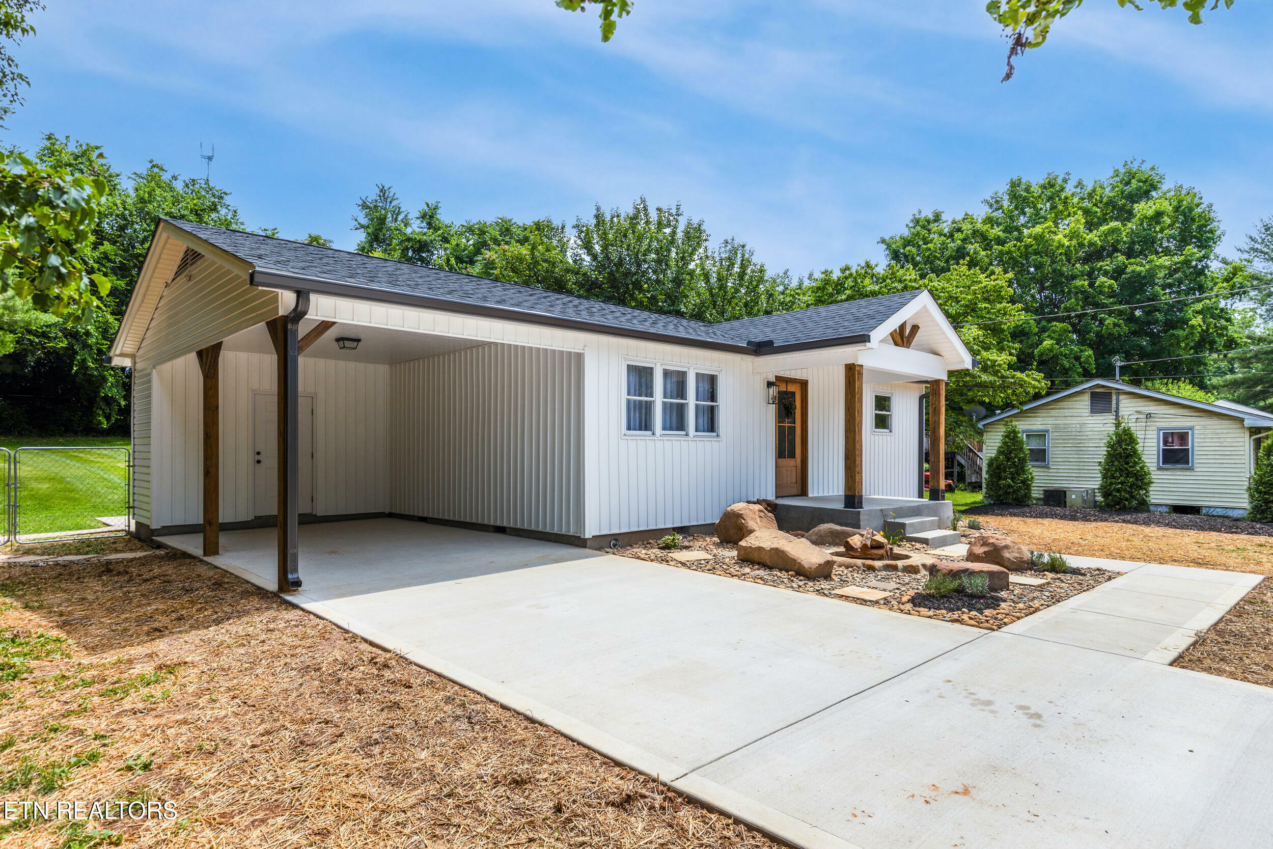 Property Photo:  210 Elyria Drive  TN 37912 