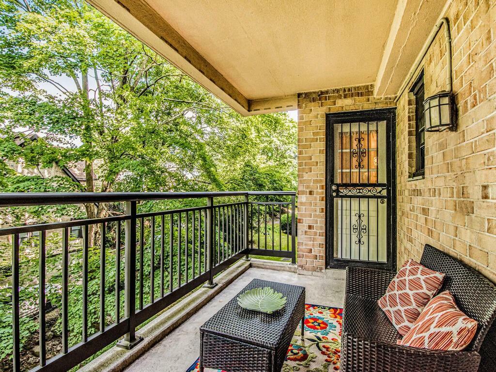Property Photo: 505 Central Avenue 618 NY 10606