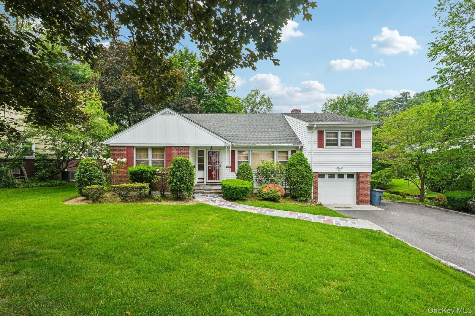Property Photo:  316 Pennsylvania Avenue  NY 10707 