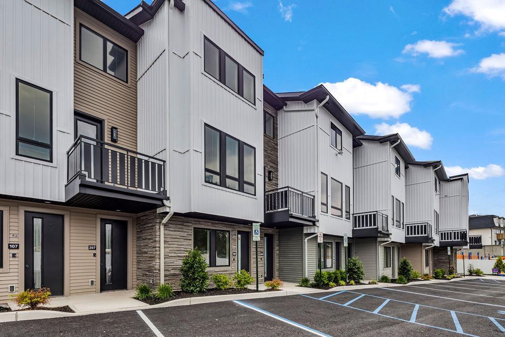 Property Photo:  17 Union Road 208  NY 10977 