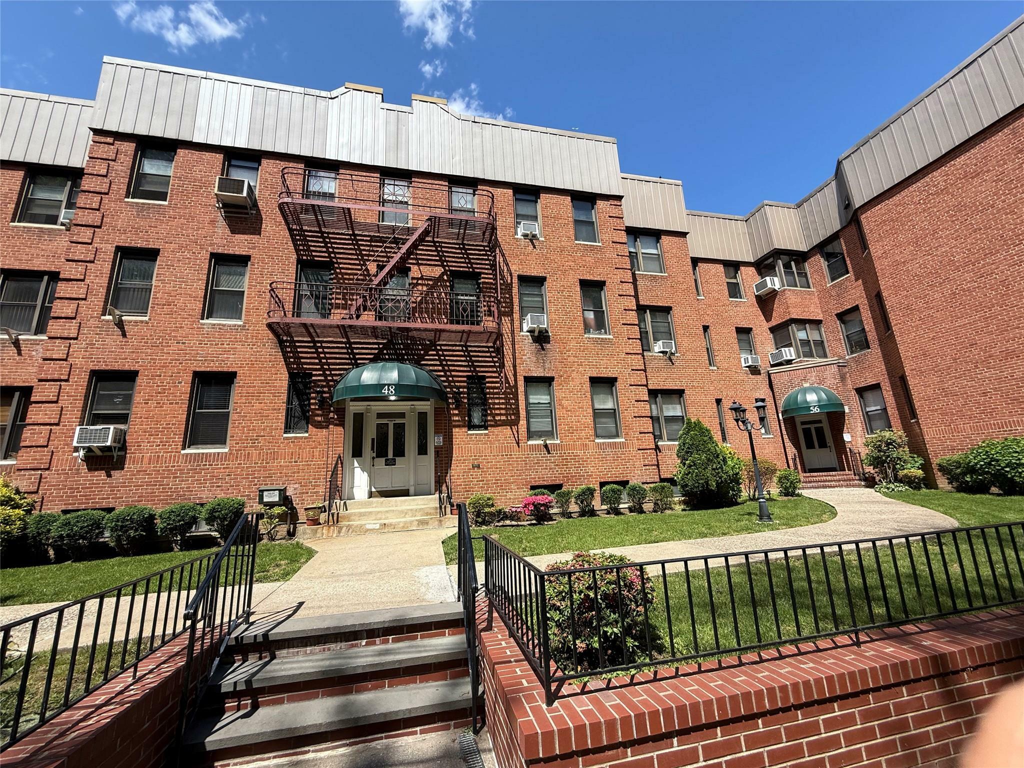 Property Photo: 48 Parkway North 2G NY 10704