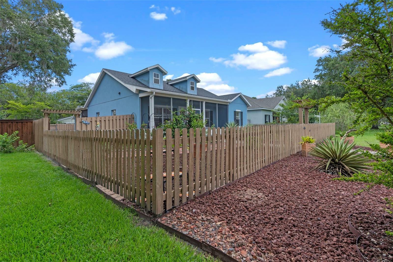 Property Photo: 1407 S Palmetto Avenue FL 32771