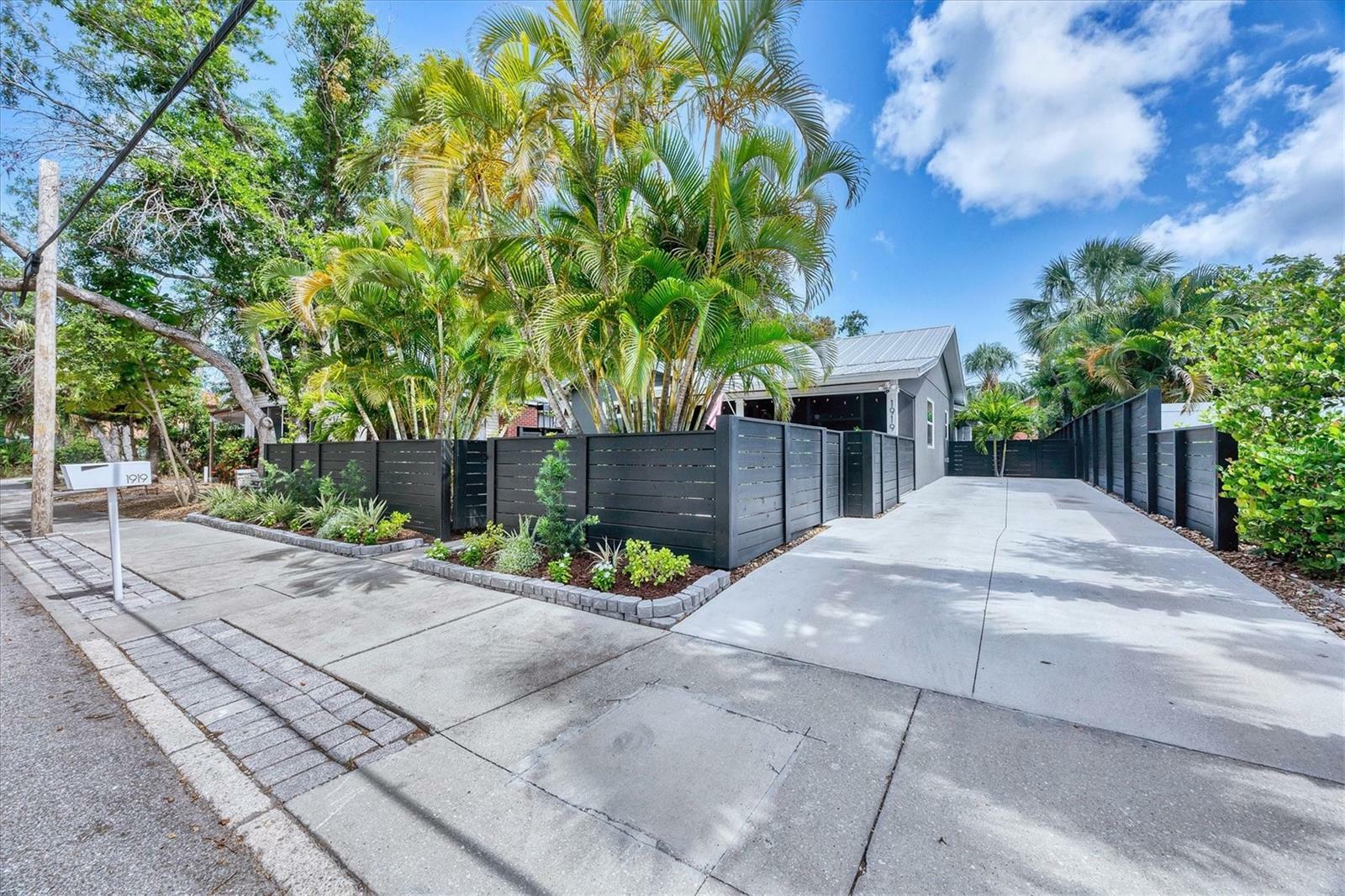 Property Photo: 1919 Laurel Street FL 34236