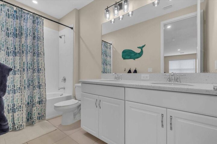 Property Photo: 5540 Summit Glen FL 34203