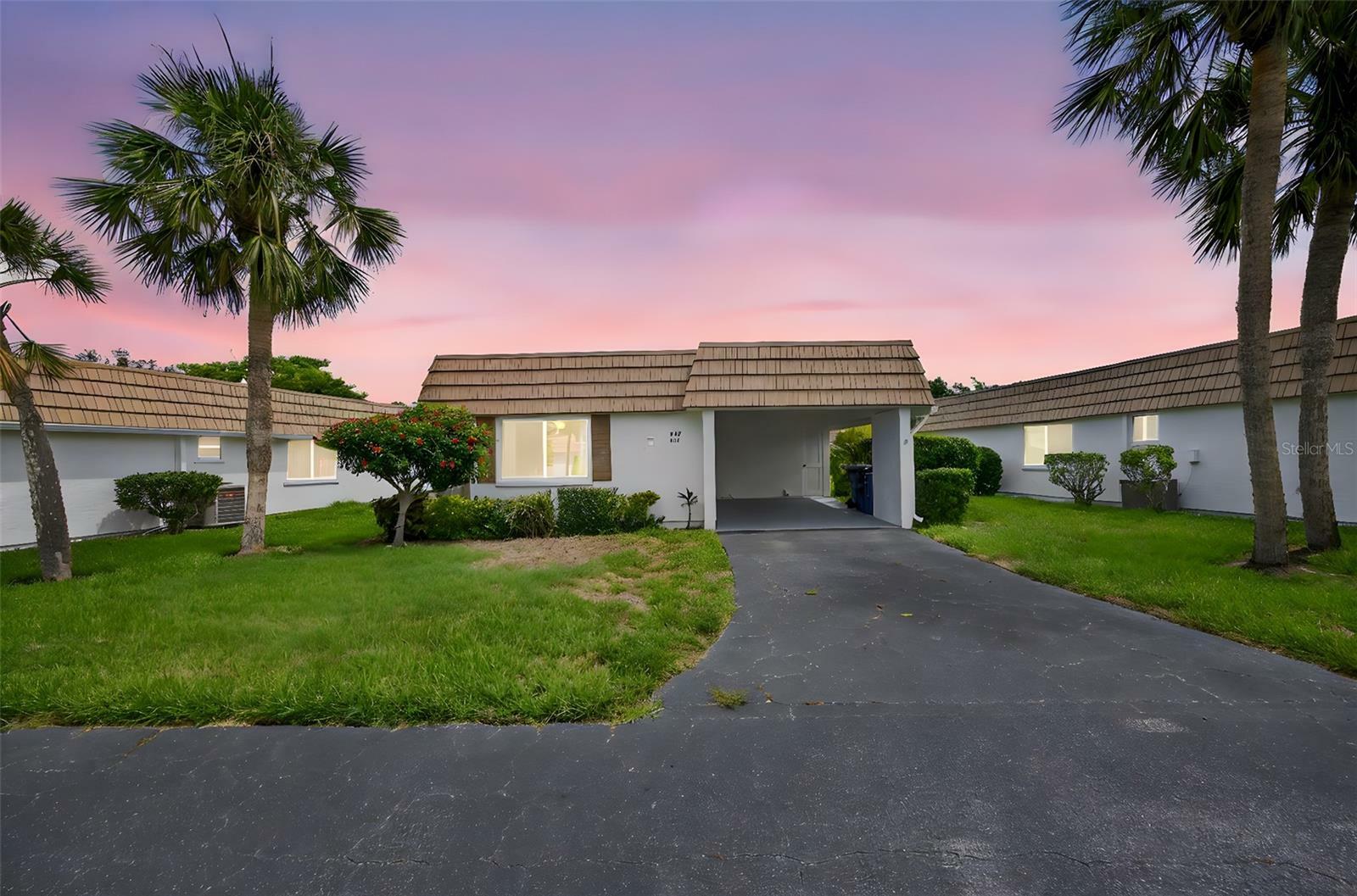 Property Photo: 2733 Riverbluff Place V57 FL 34231