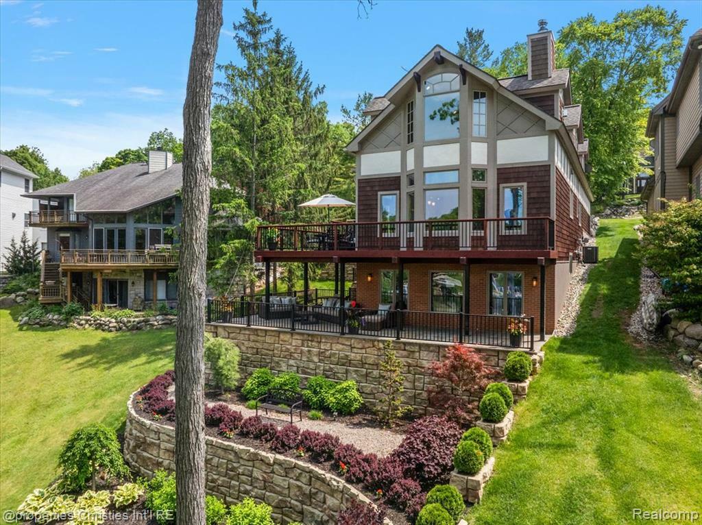 Property Photo: 1739 Ridge Road MI 48383 1787