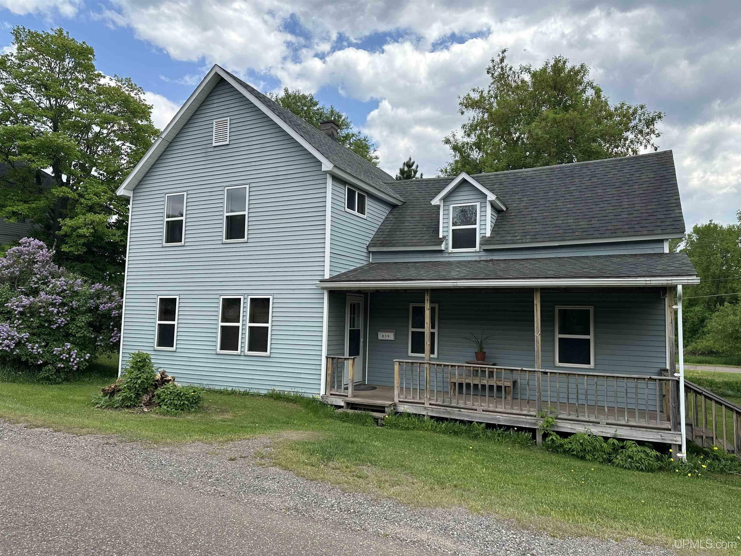 Property Photo: 839 S Pine Street Street MI 49849-2436