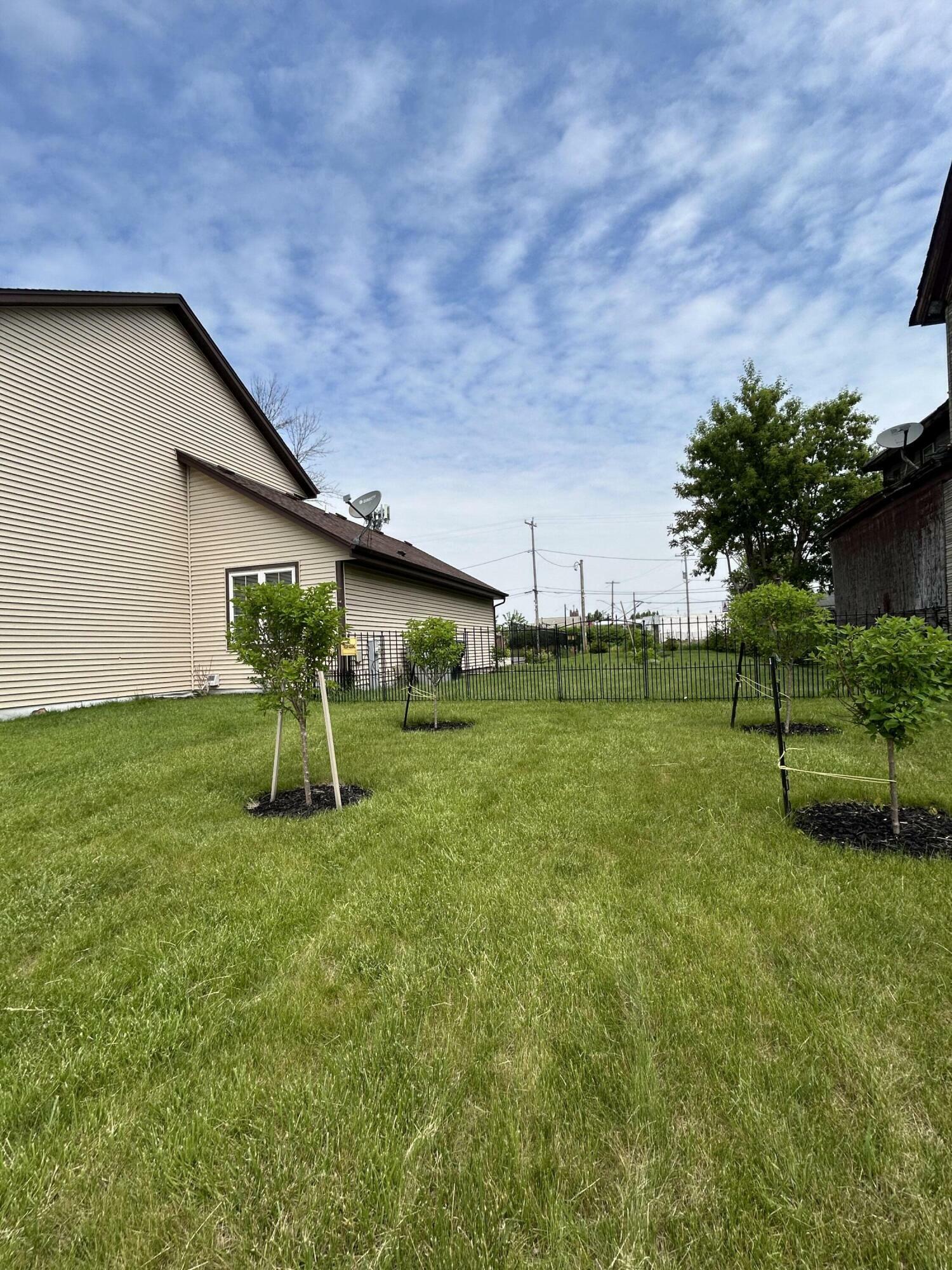Property Photo: 1304 W Garfield Ave WI 53205