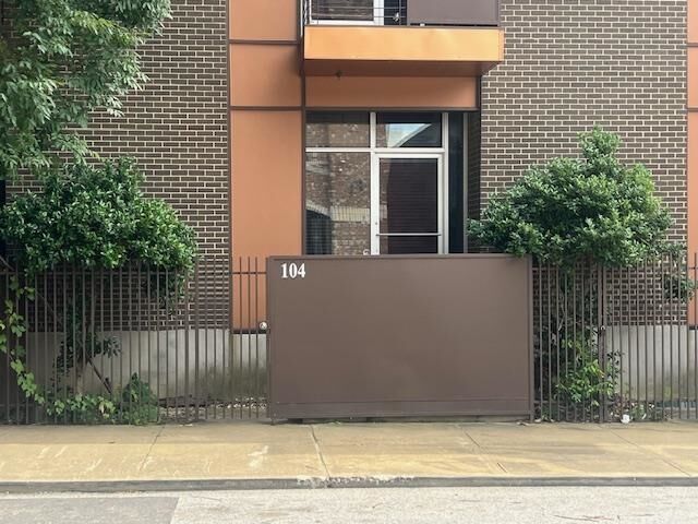 Property Photo:  437 Monroe Ave 104  TN 38103 