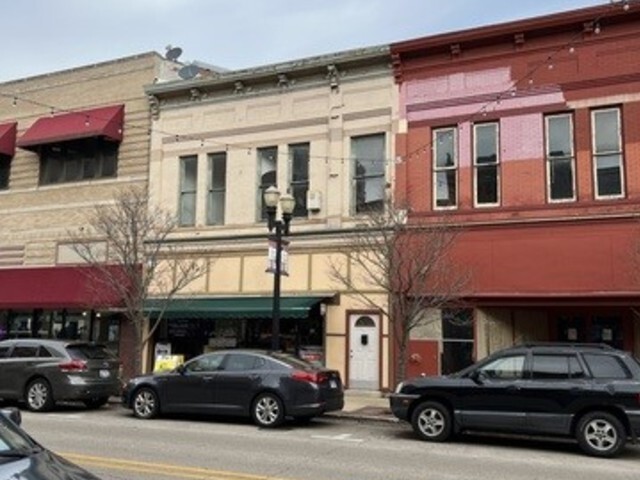 Property Photo:  59 S Grove Avenue Upper  IL 60120 