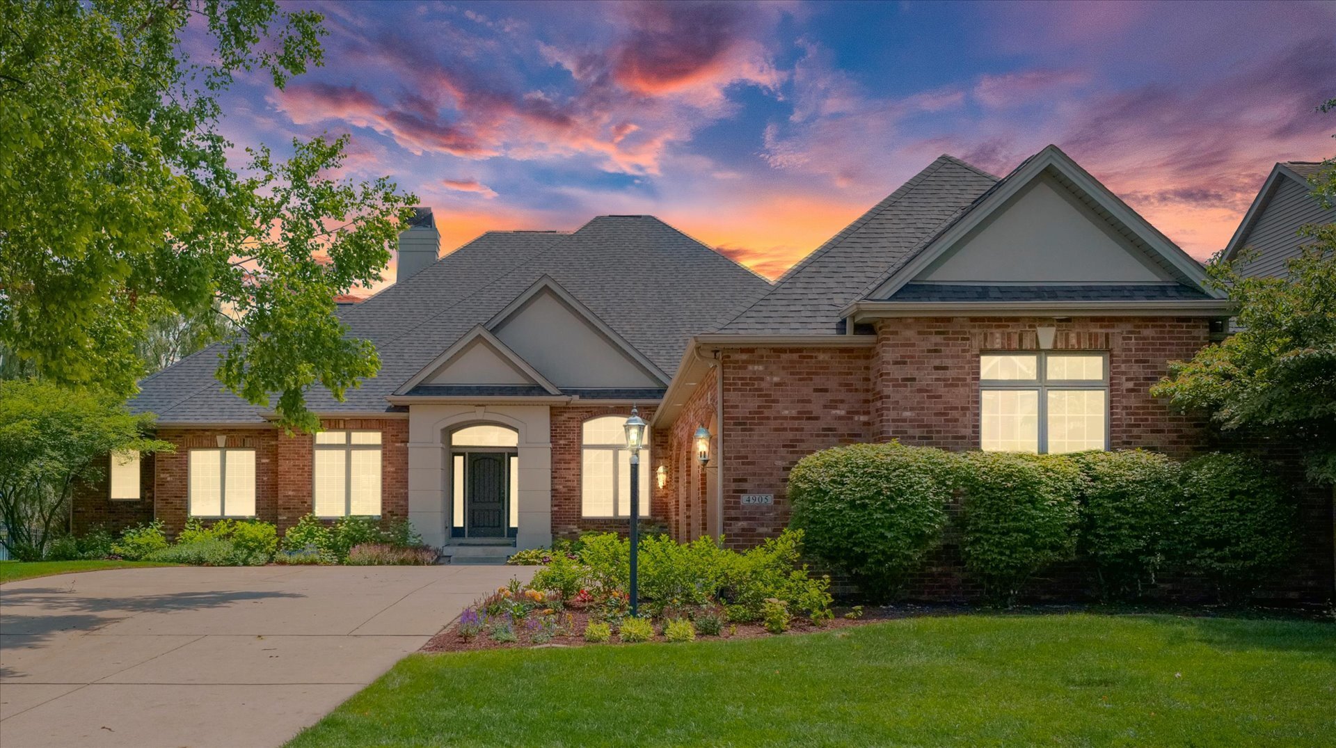 Property Photo: 4905 Peifer Lane IL 61822