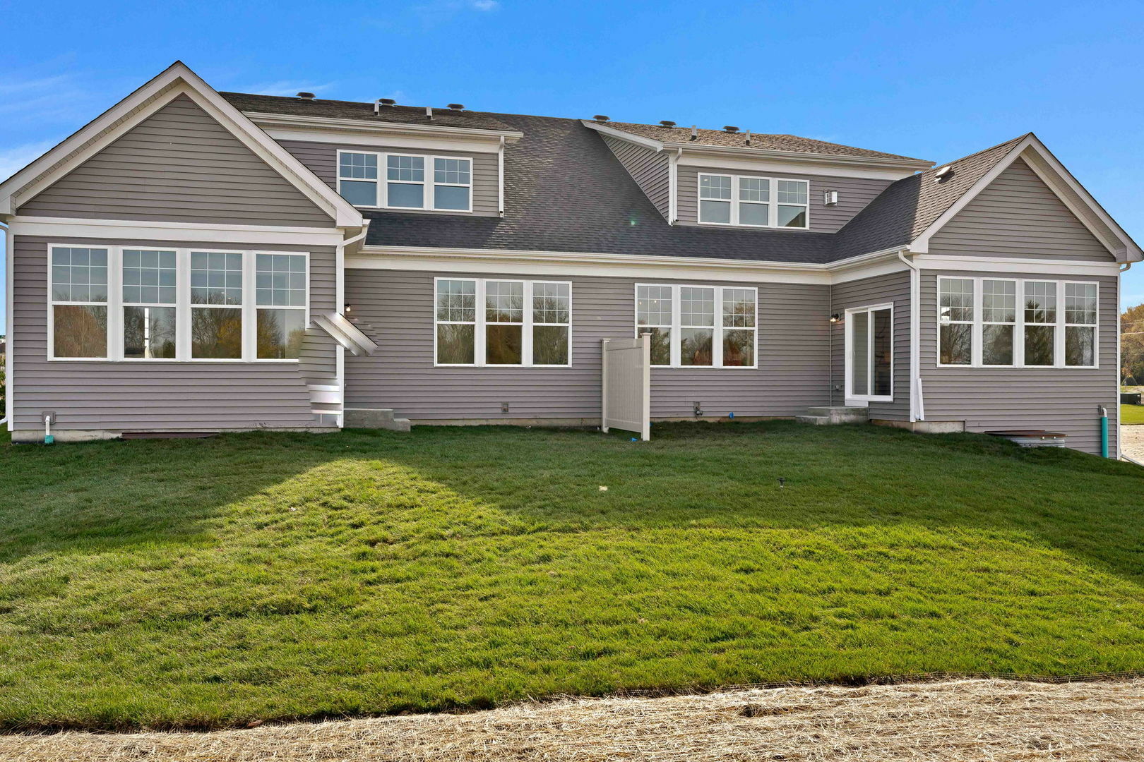 Property Photo: 1040 Quarry Court 15 IL 60188