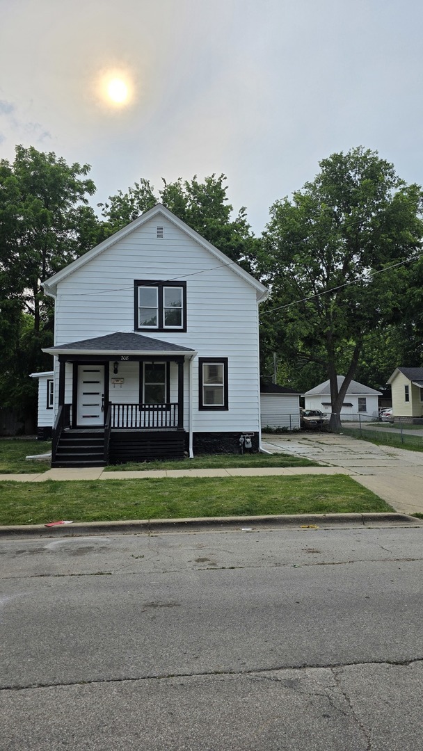 Property Photo: 208 N Chestnut Street IL 60506