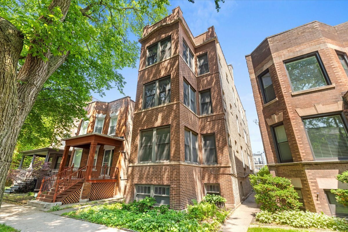 2442 W Wilson Avenue  Chicago IL 60625 photo