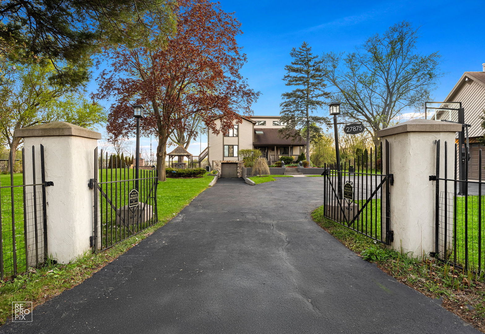 Property Photo:  27875 W Lake Shore Drive  IL 60081 