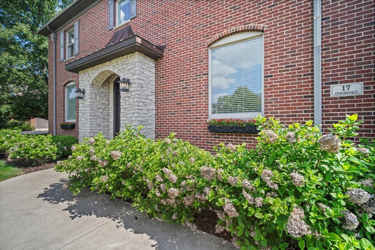 Property Photo: 17 Stonebrook Court IL 61704
