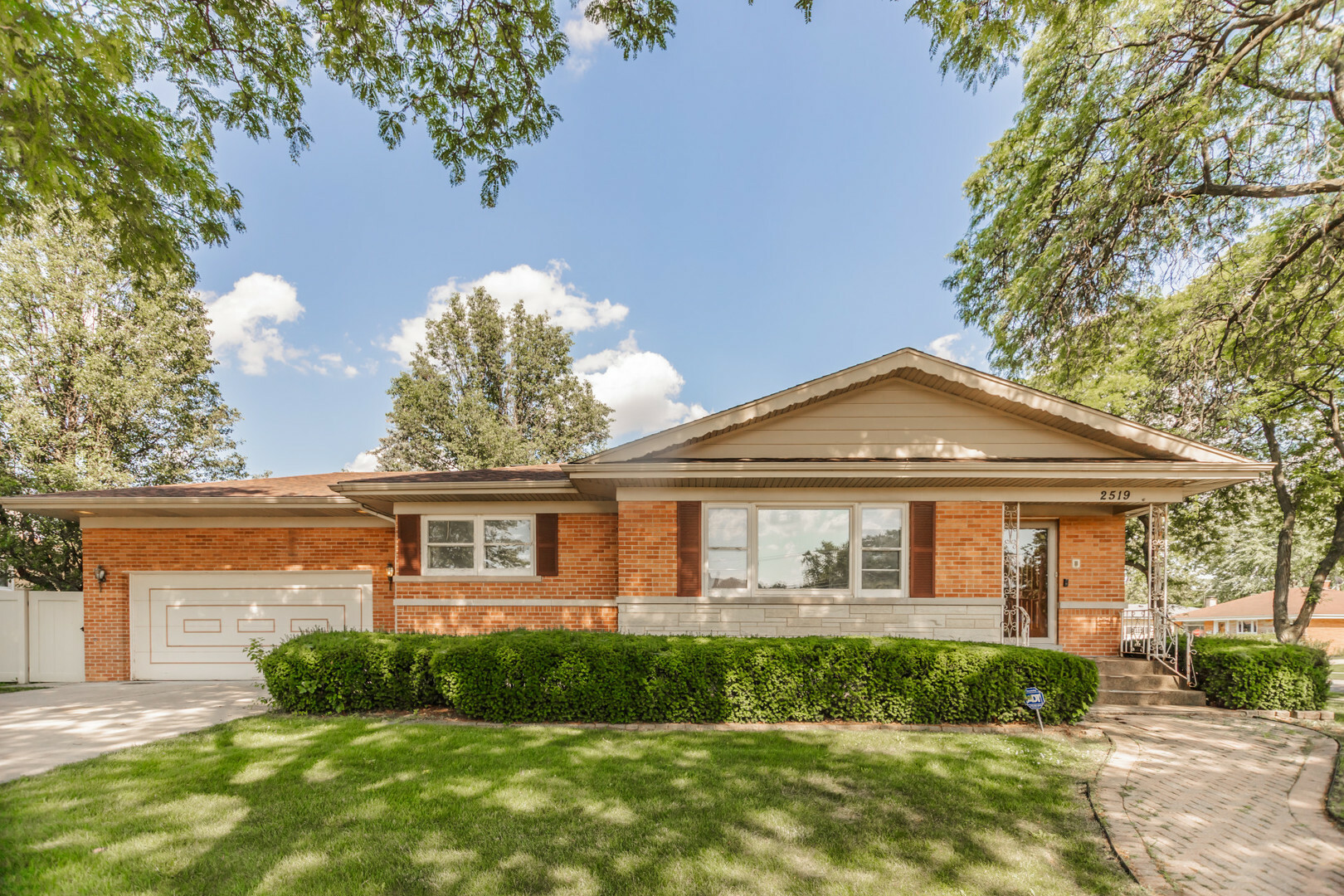 2519 Sunnyside Avenue  Westchester IL 60154 photo
