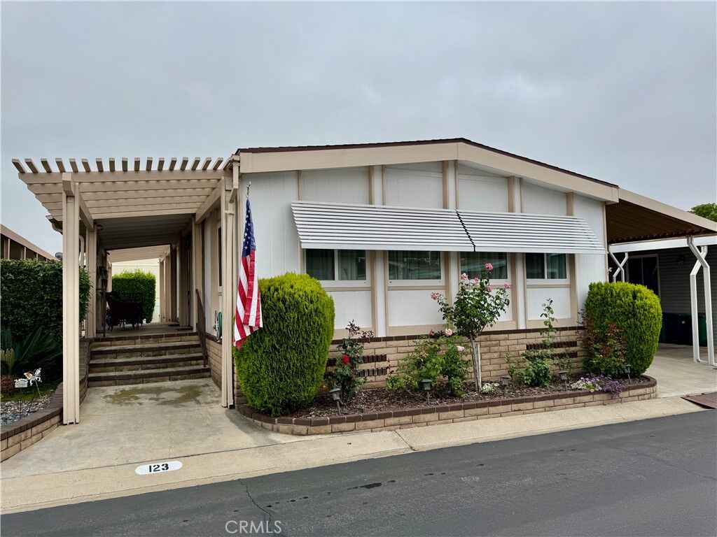 Property Photo:  5200 Irvine Blvd 123  CA 92620 