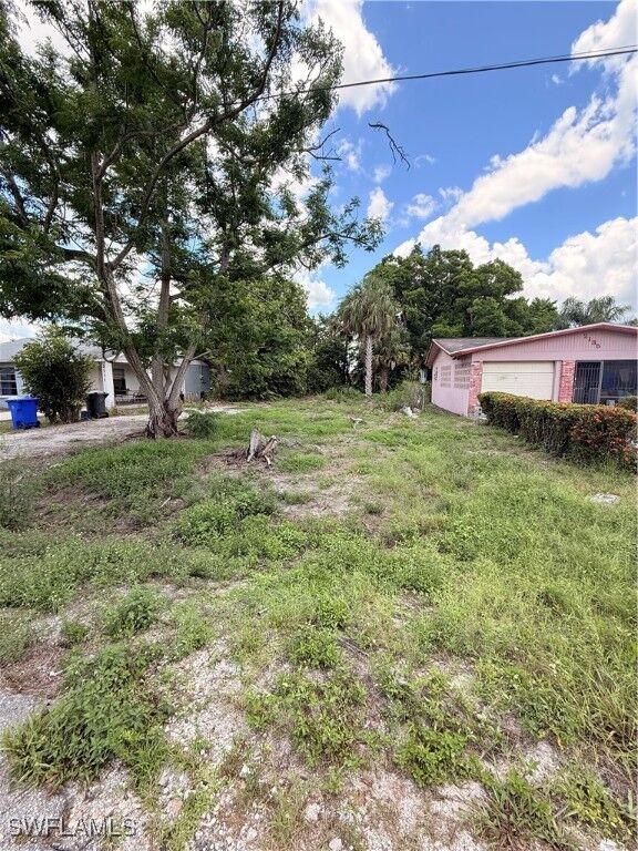 Property Photo:  2133 Davis Street  FL 33916 