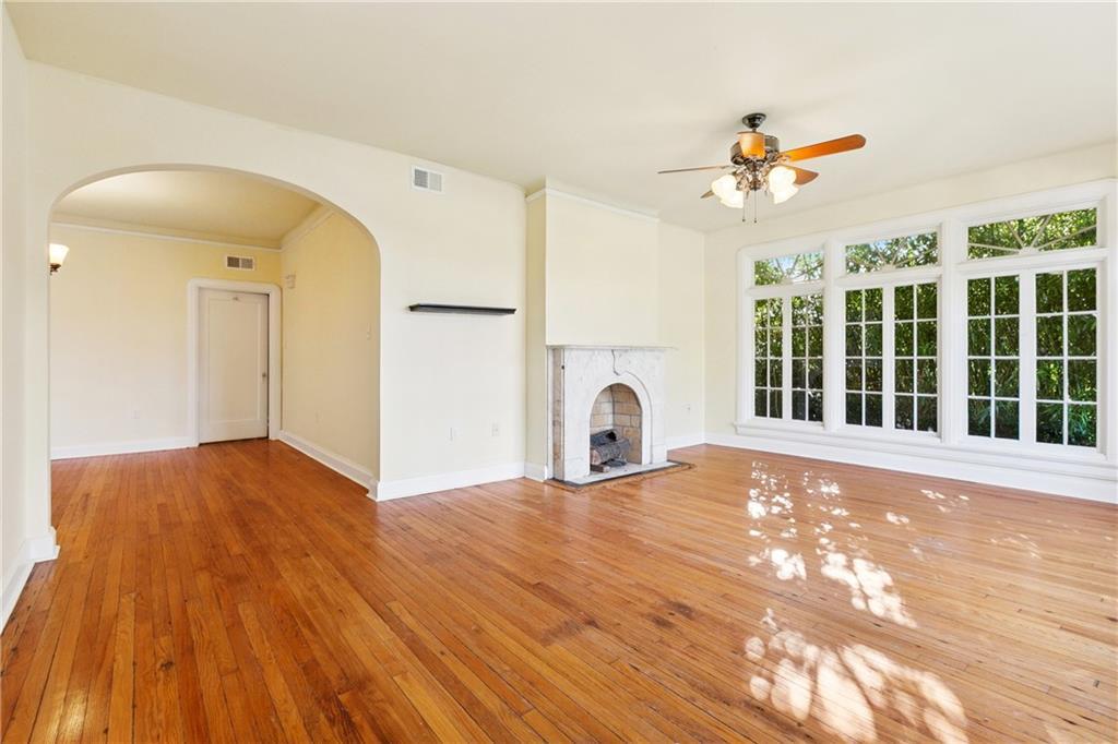 Property Photo:  5801 Fontainebleau Drive Lower  LA 70125 