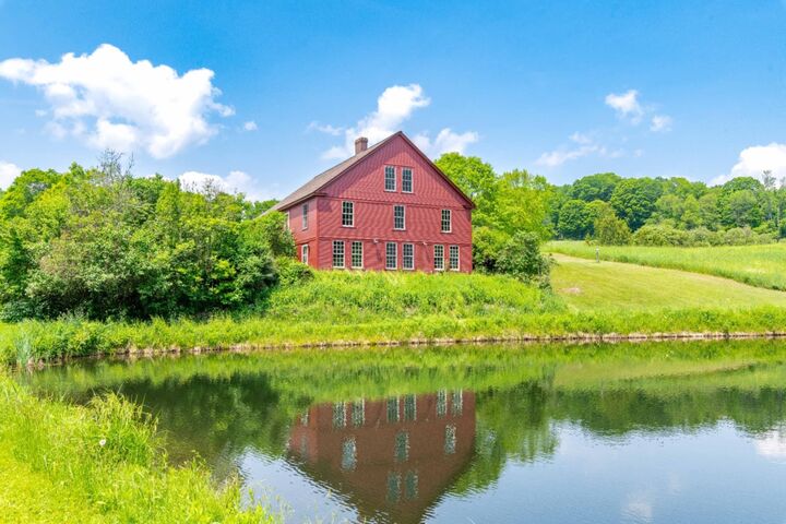 Property Photo: 1342 Gilfillan Road VT 05069