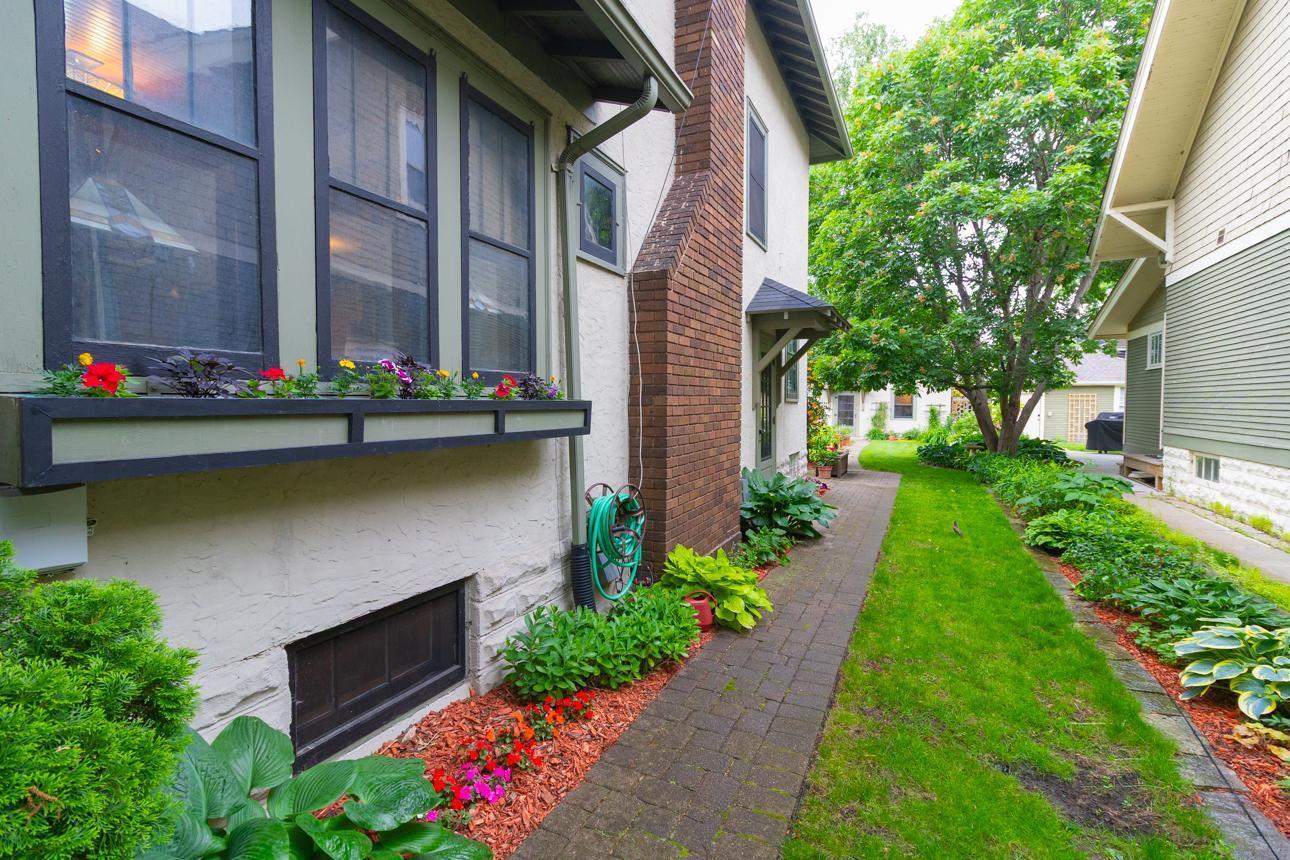 Property Photo: 1327 Fairmount Avenue MN 55105