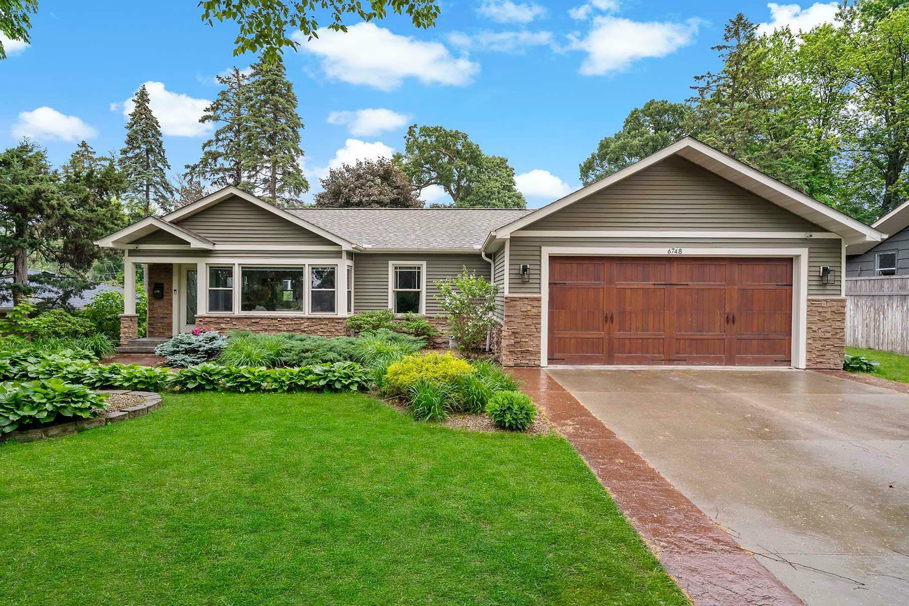 6748 Plymouth Avenue N  Golden Valley MN 55427 photo