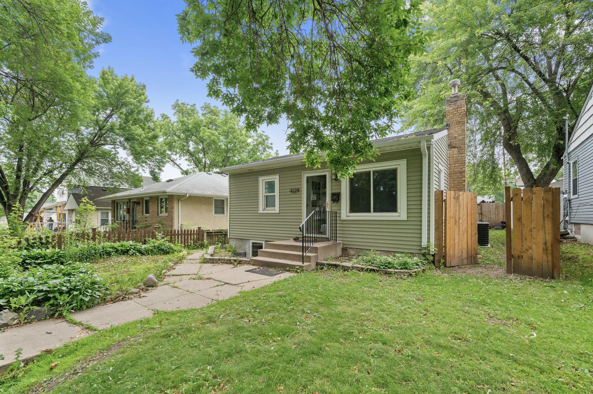Property Photo:  4229 5th Street NE  MN 55421 