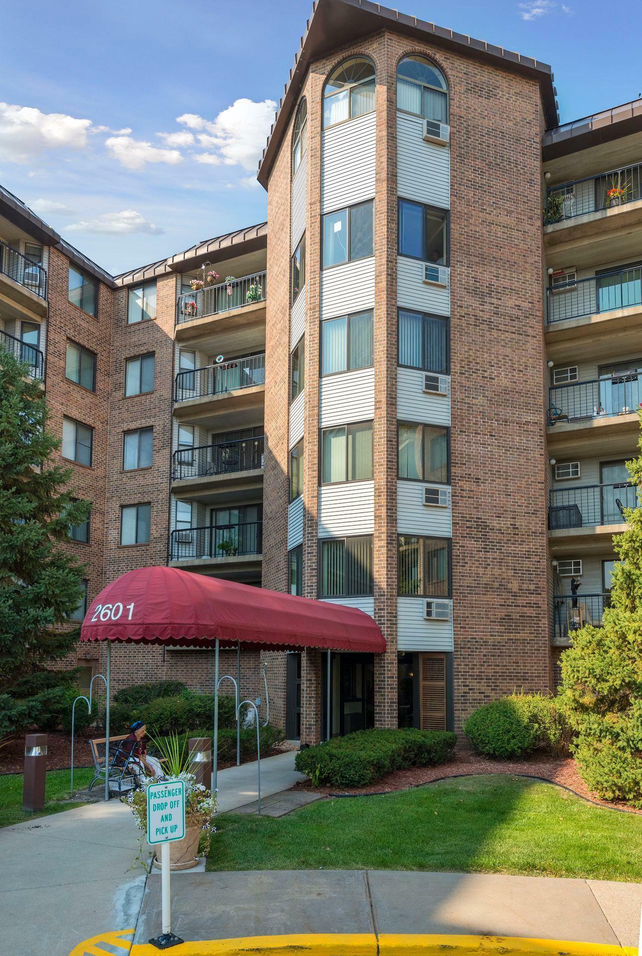 Property Photo:  2601 Kenzie Terrace 402  MN 55418 