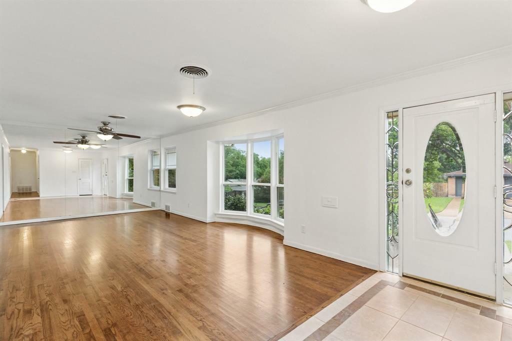 Property Photo: 6417 Ems Road W TX 76116