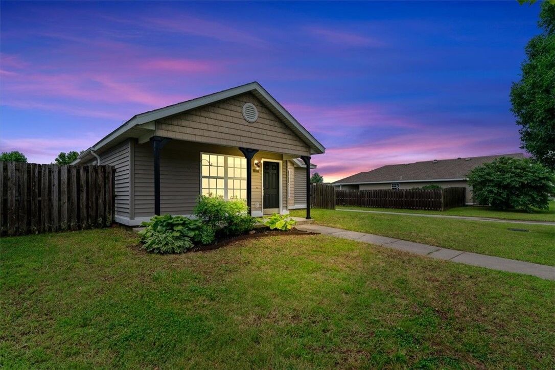 Property Photo:  4419 Pecan Street  AR 72704 