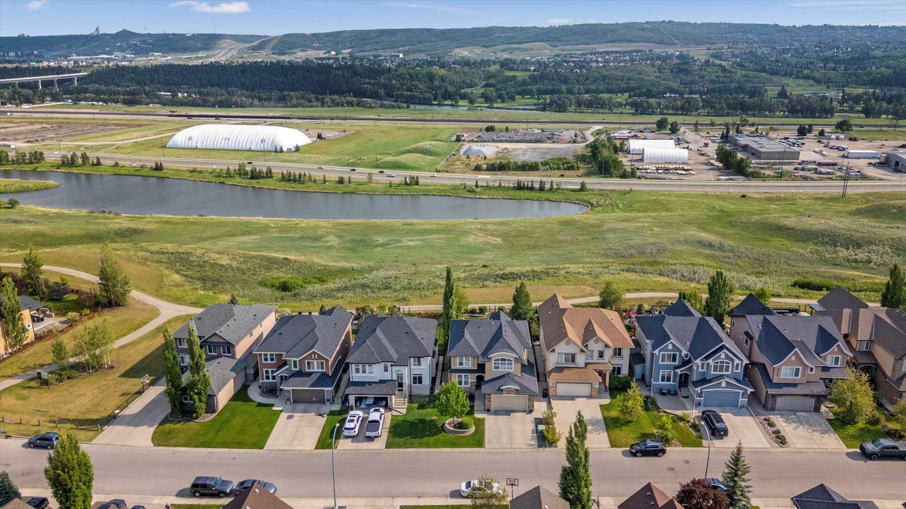 Property Photo: 21 Tuscany Estates Terrace NW AB T3L 0C4